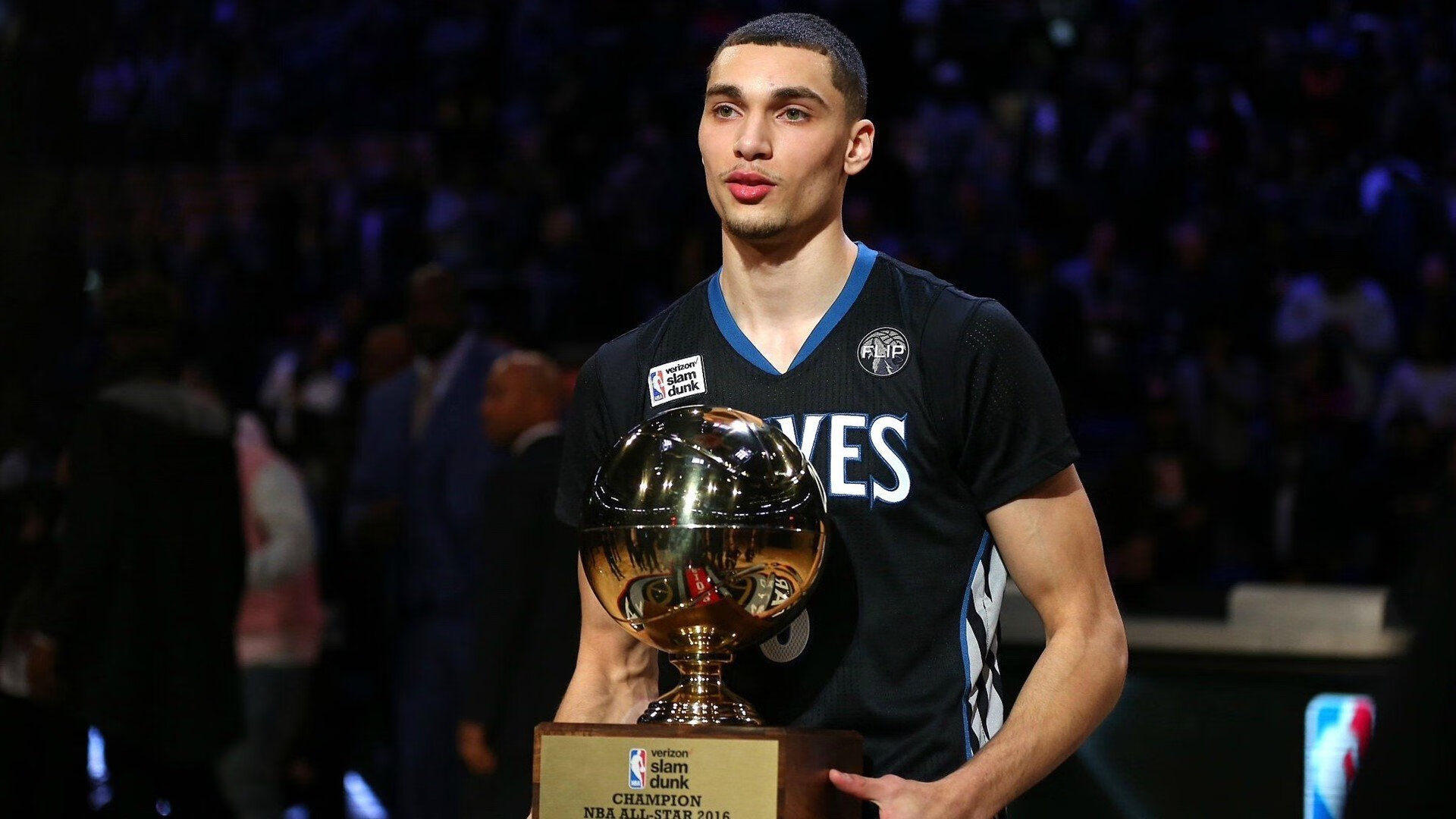 世界青少年高山滑雪巡回赛中国代表队耀眼夺金，世界青年滑雪锦标赛